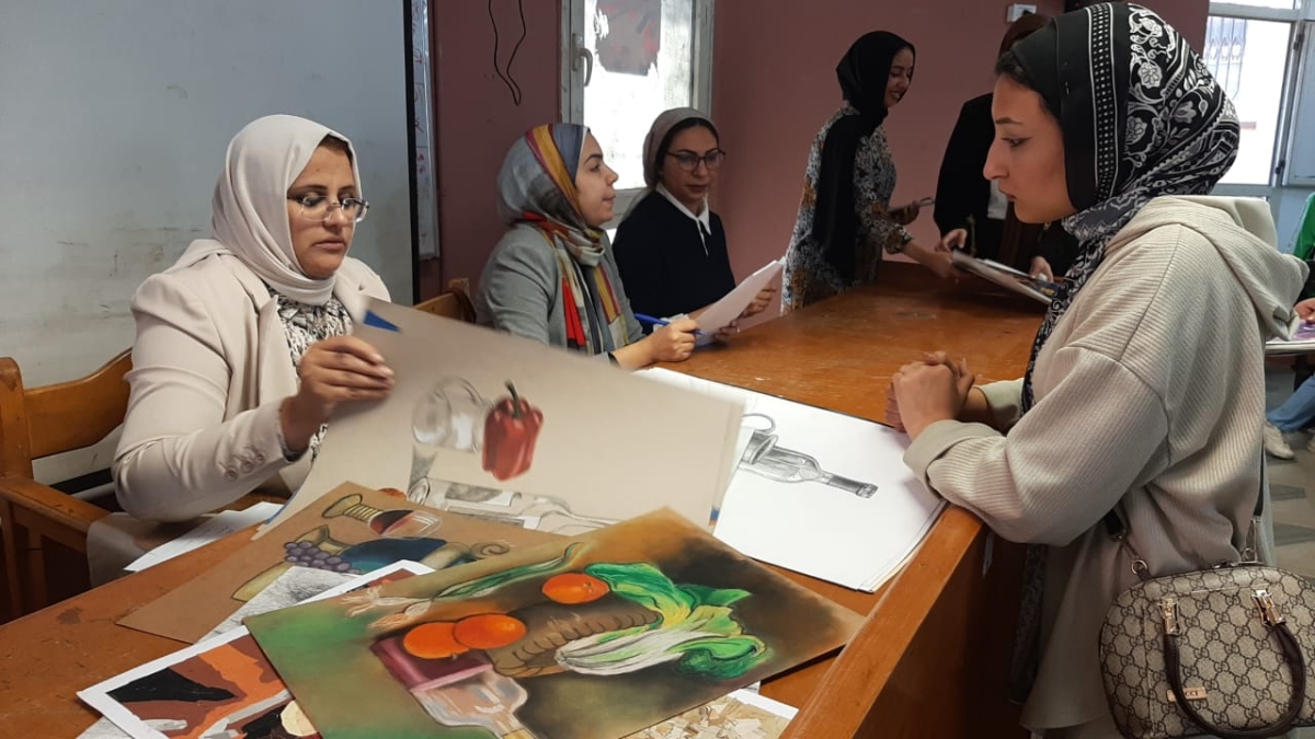 فعاليات تقييم مقرر رسم من الطبيعة (1) - الفرقة الأولى - قسم الإعلان والطباعة والنشر - الفصل الدراسي الثاني 2024-2025