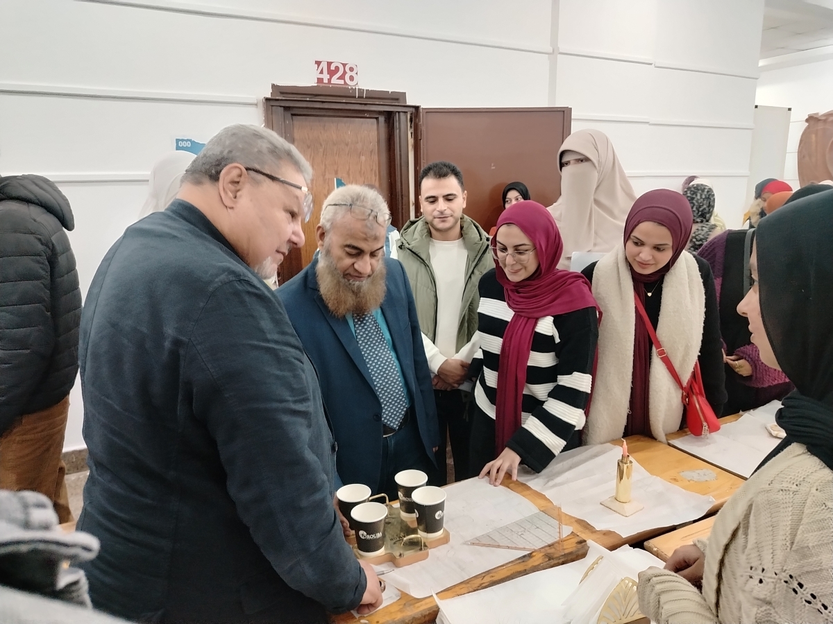 فاعليات تقييم مقرر أدوات منزلية وفندقية للفرقة الأولى ـ الفصل الخريفي ـ للعام الجامعي 2025 - 2026 (قسم المنتجات المعدنية والحلى)