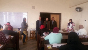 تفقد نائب رئيس الجامعة لشئون خدمة المجتمع و تنمية البيئة  للأمتحانات بالفنون التطبيقية