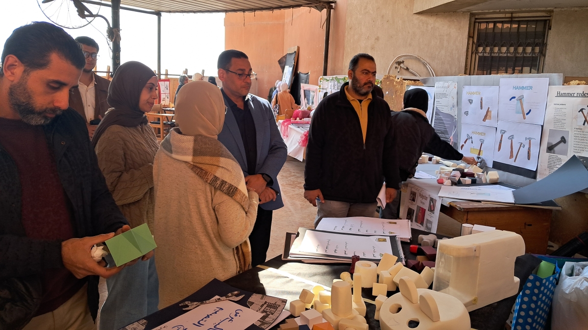 فعاليات تقييم مقرر تصميم النماذج (١) للفرقة الاولي قسم التصميم الصناعي للفصل الدراسي الاول  العام الجامعي ٢٠٢٥-٢٠٢٦