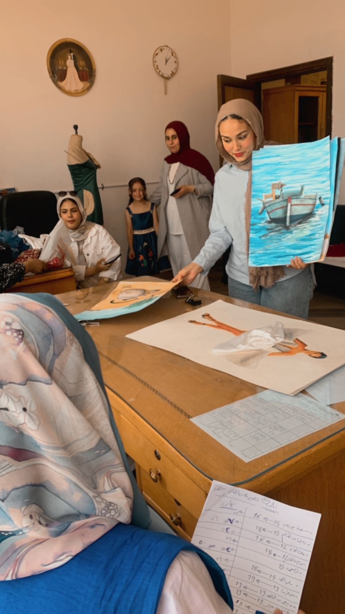 فاعليات تقييم مقرر رسم من الطبيعة (1) الفرقة الأولي بقسم تكنولوجيا الملابس والموضة للعام الجامعي(2024-2025) الفصل الدراسي الثاني